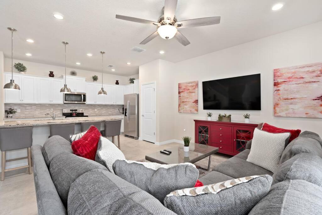 5br Family Retreat Mickey, Toy Story Rooms, Private Pool Holiday home