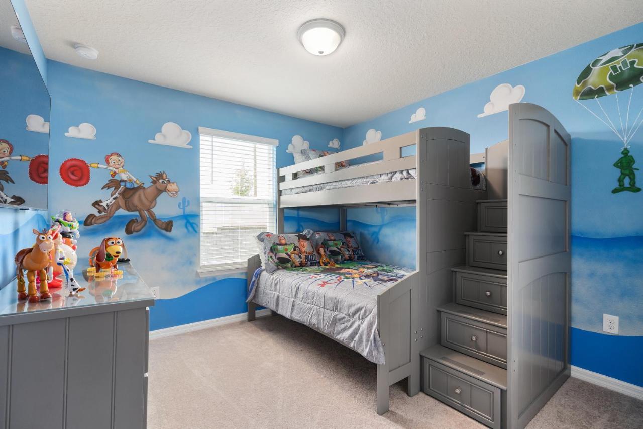 5br Family Retreat Mickey, Toy Story Rooms, Private Pool Holiday home