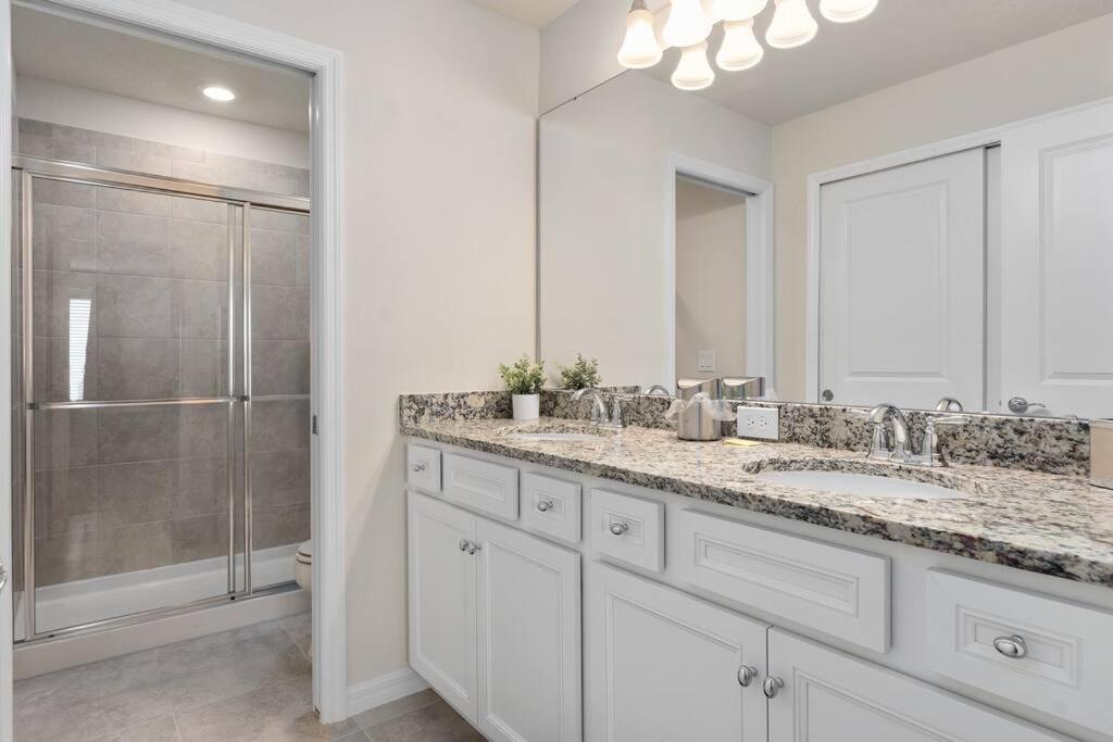 5br Family Retreat Mickey, Toy Story Rooms, Private Pool Davenport