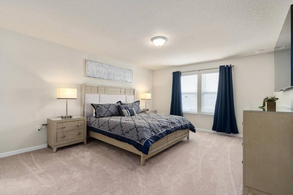5br Family Retreat Mickey, Toy Story Rooms, Private Pool Holiday home Davenport