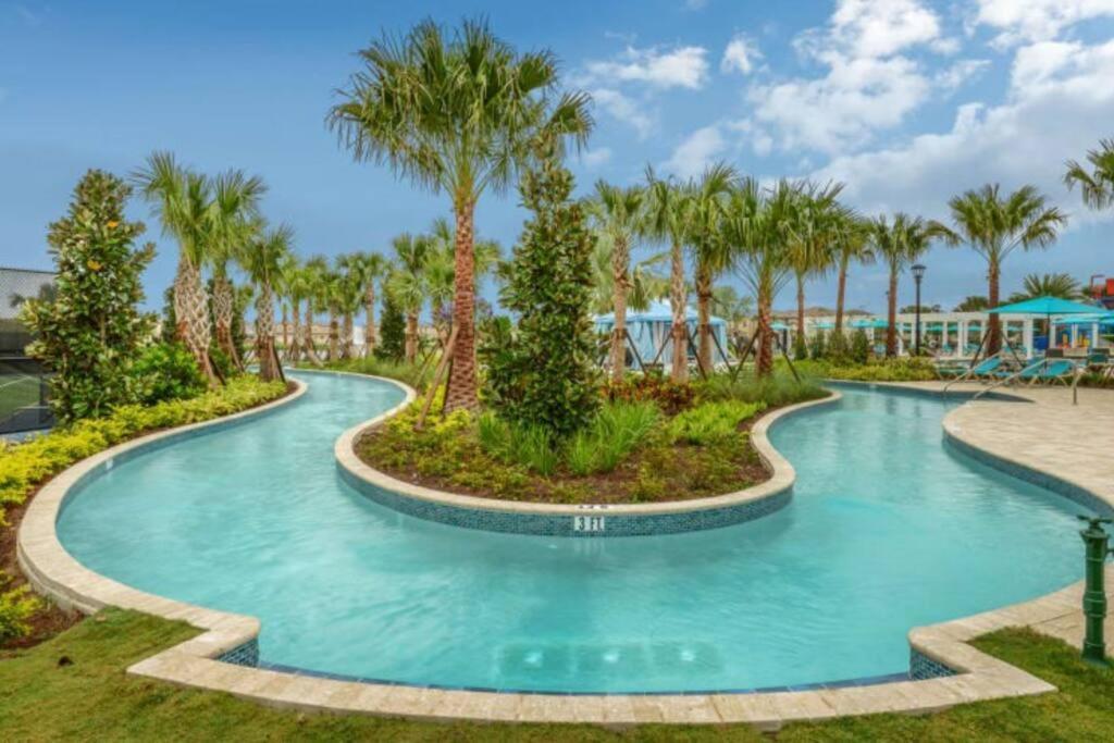 5br Family Retreat Mickey, Toy Story Rooms, Private Pool Holiday home *
