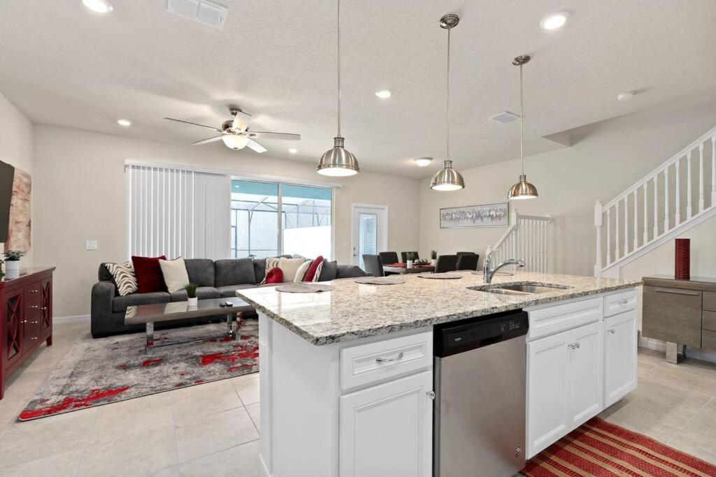 5br Family Retreat Mickey, Toy Story Rooms, Private Pool Ferienhaus